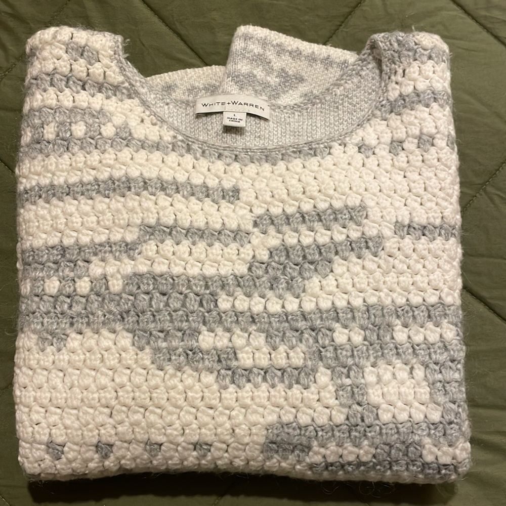White + Warren white and gray sweater size l